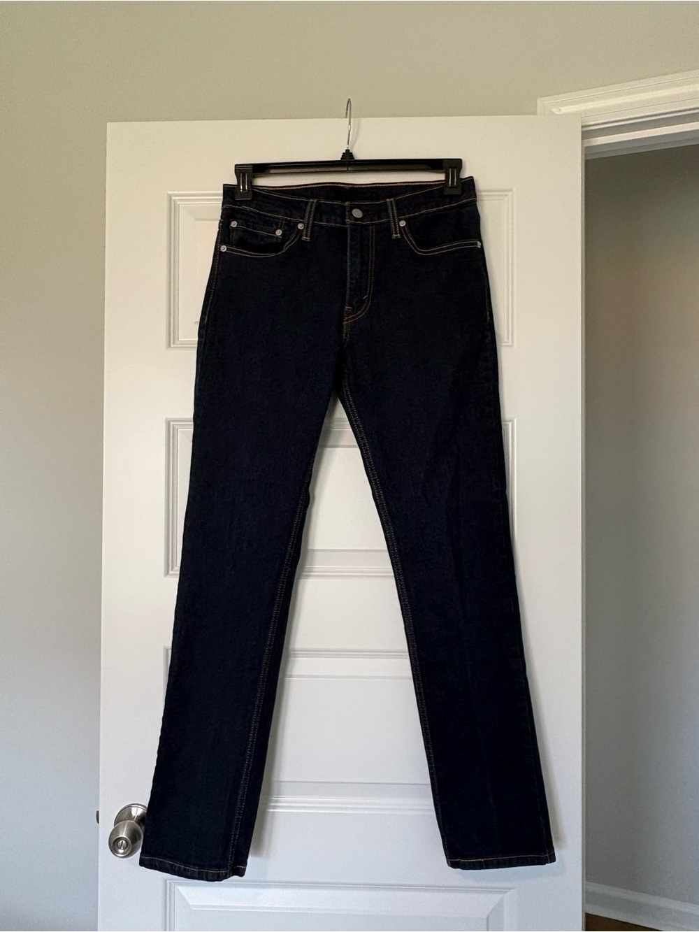 NWOT Levi Men's 32x32 Classic Dark Wash Straight Leg Jeans